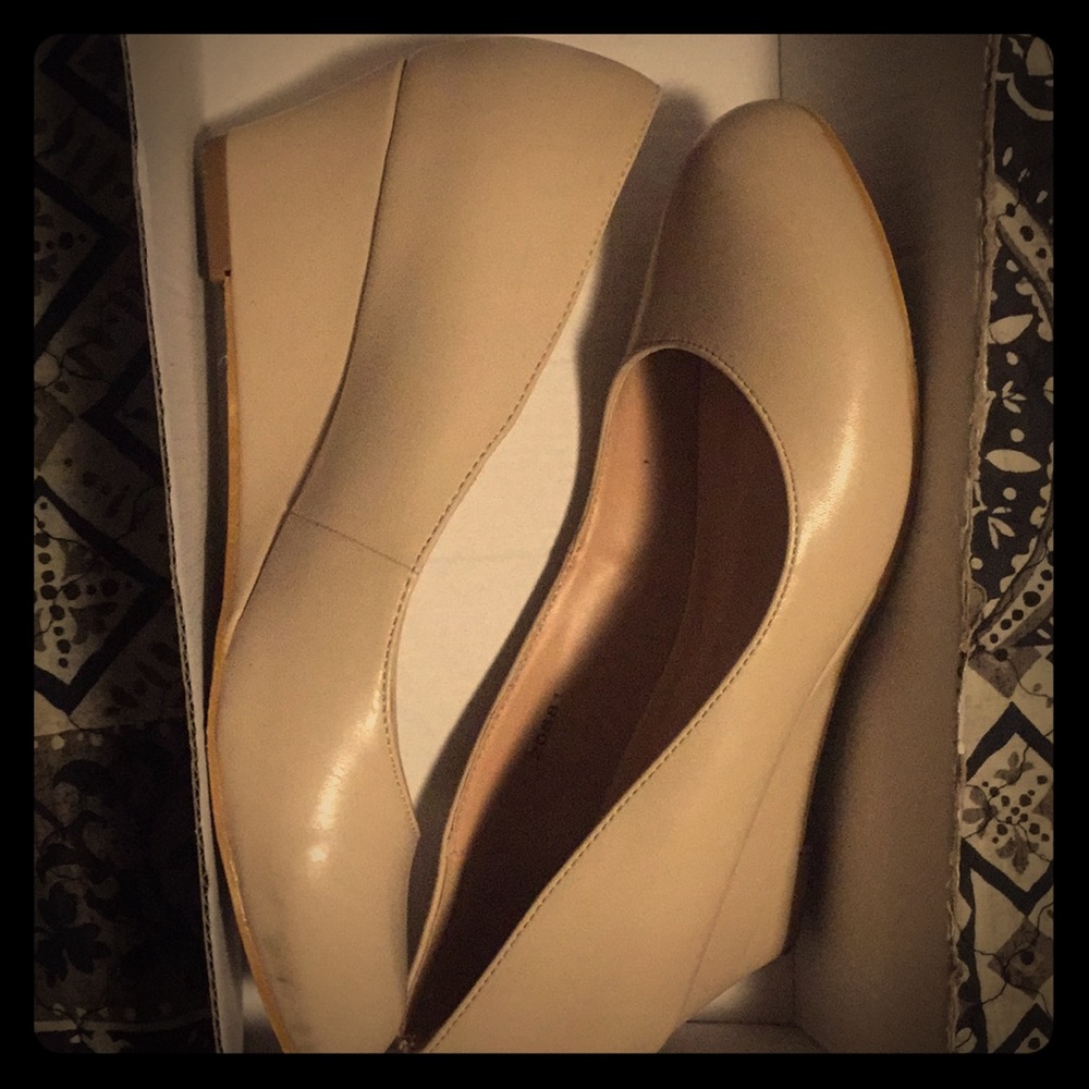 Wedge shoes